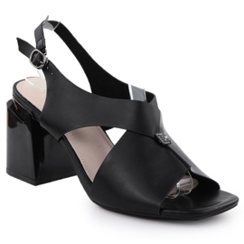 Sandales féminines sur le poste décoratif Black Vinceza 62238 noir