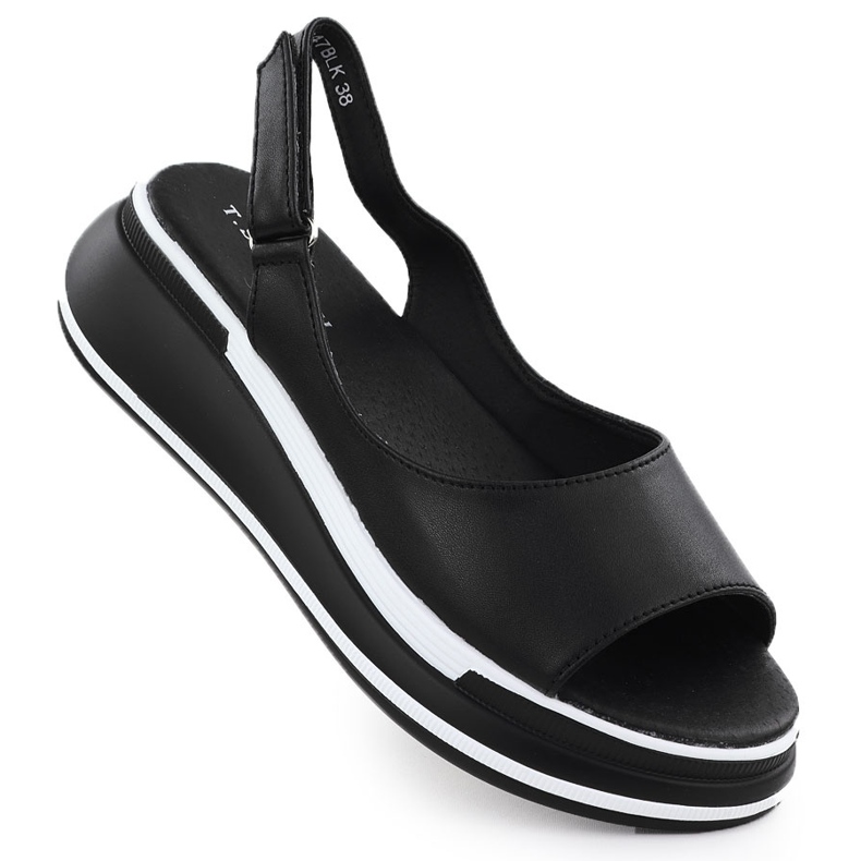 Sandales en cuir féminine sur des quartiers noirs T.Sokolski L25-247 le noir