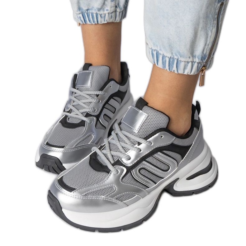 Silver Sports Sneakers sur une semelle massive argent Silver Sports Sneakers sur une semelle massive argent