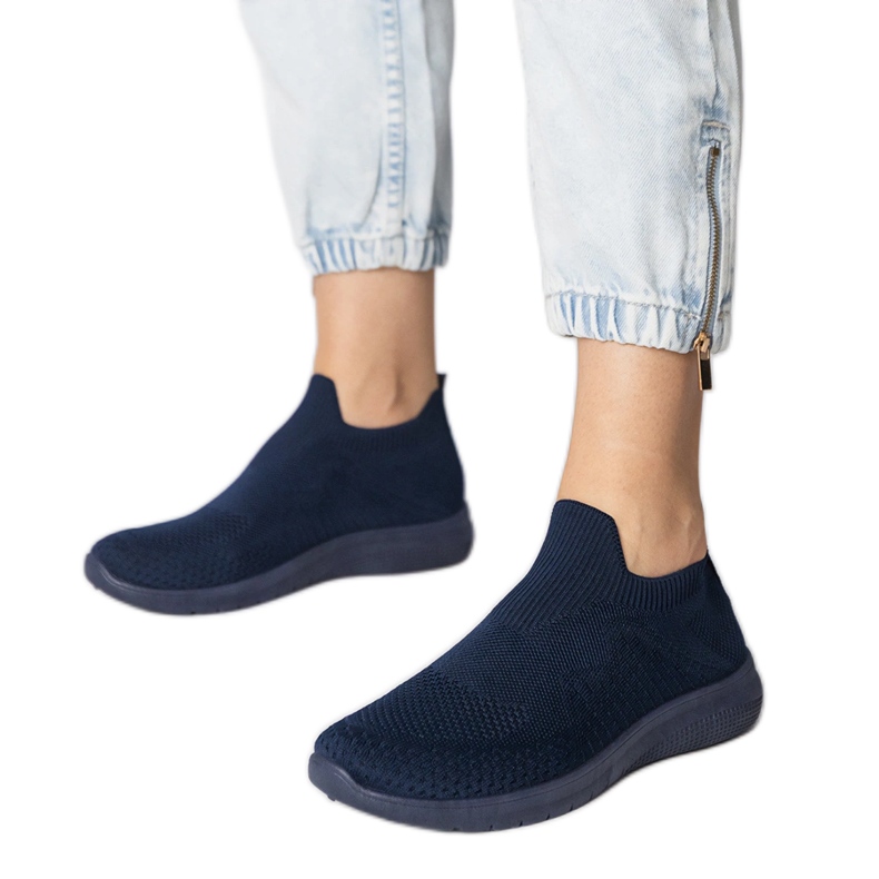 Baskets sportives bleu marine avec une tige de chaussette