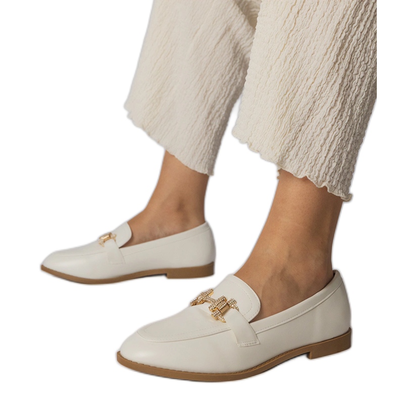 Mocassins blancs ornés de zircons blanche
