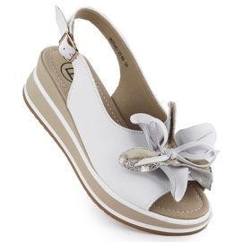 Sandales en cuir pour femmes en coin avec fleur blanc Filippo 7045 blanche