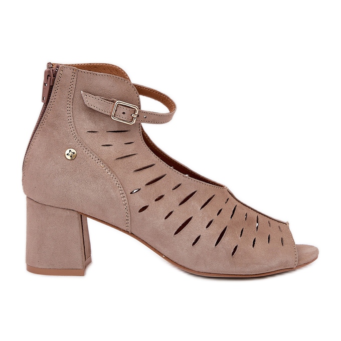 Bottes de daim féminin sur le Maciejka Post 06893-10 Dark Beige