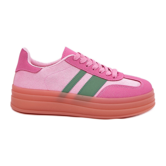 Baskets basses sur la plate-forme rose