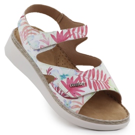 Sandales féminines en coin avec fleurs blanches Evento