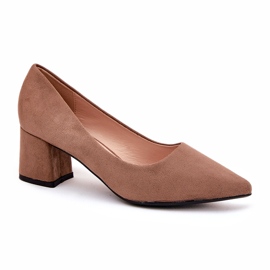 Pompes pour femmes avec des orteils pointus sur le post kaki