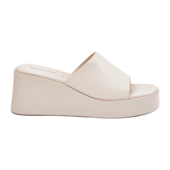 Inna Les tongs pour femmes sur le cuir anchoïque beige brillant