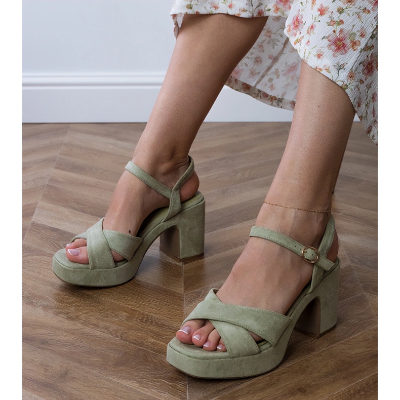 Sandales vertes Ekozamszowe sur le poteau bleu Sandales vertes Ekozamszowe sur le poteau bleu