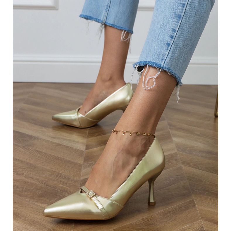 Pompes en or féminin classiques avec zircons d'or