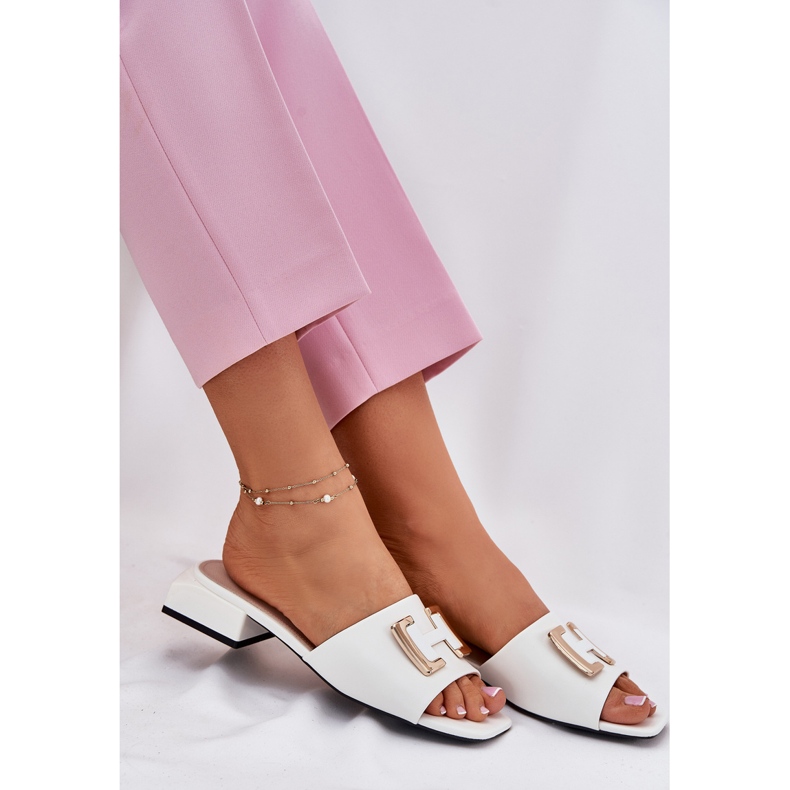 Vinceza Élégants pantoufles féminines sur un bloc avec un détail doré Vincez 62229 blanc blanche