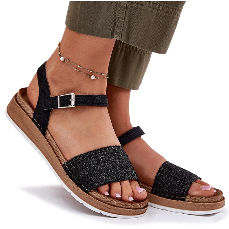 Sandales féminines avec une tresse sur la ceinture noire Inblu GS000050 le noir