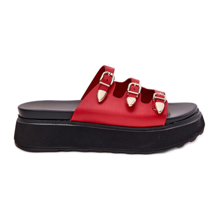 Les tongs pour femmes sur la plate-forme avec des rayures rouges Les tongs pour femmes sur la plate-forme avec des rayures rouges