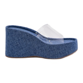 Cales féminines avec un coin avec une ceinture en jean transparente bleu