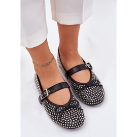 Ballerines décorées avec un arc et une ceinture noire