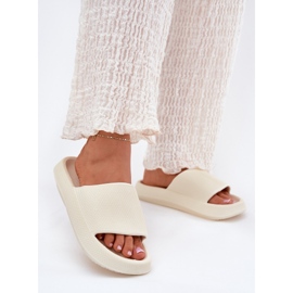 Slippées de mousse légère des femmes sur une épaisse semelle Ecru blanc