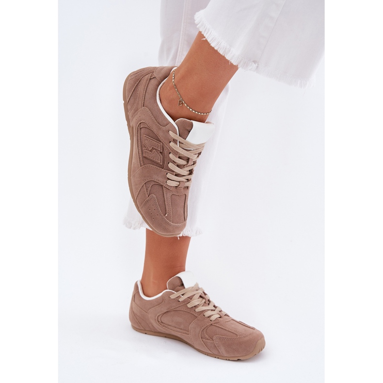 Chaussures de sport pour femmes avec éco daim sombre beige
