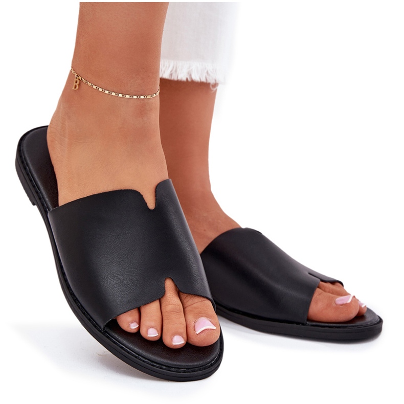 EVento Les tongs pour femmes avec des tongs pour femmes avec du cuir à toit plat le noir EVento Les tongs pour femmes avec des tongs pour femmes avec du cuir à toit plat le noir