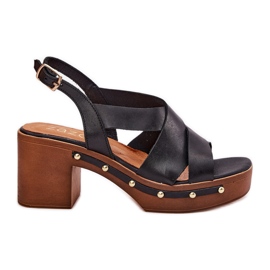 Sandales en cuir sur le Zazoo 1081 Black Post noir