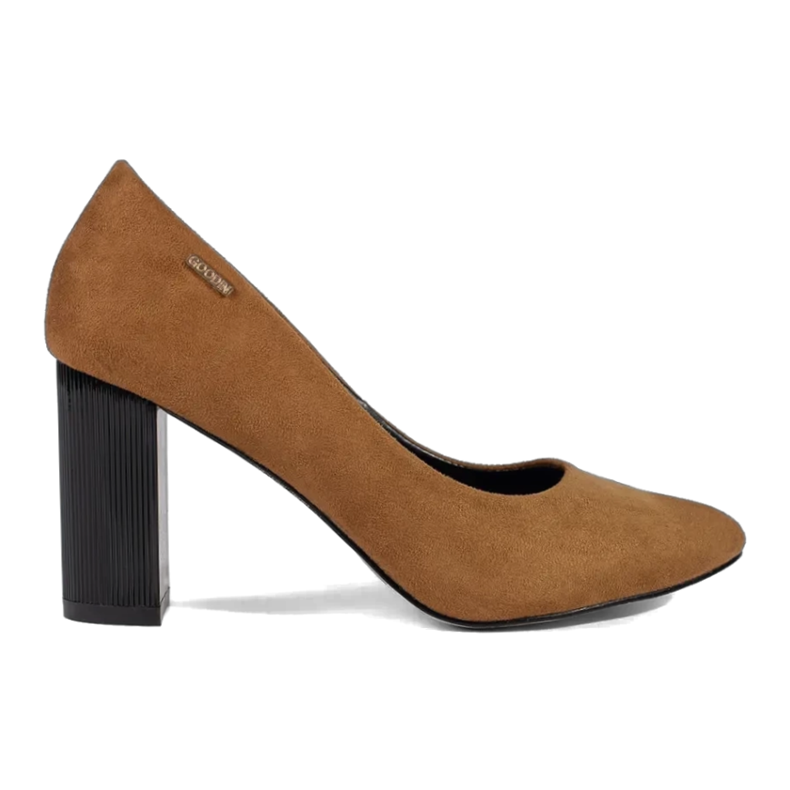 Goodin Escarpins marron sur le pilier brun