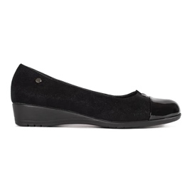 Goodin Chaussures noires avec un orteil verni