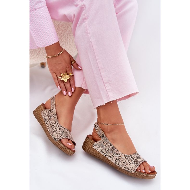 Sandales en cuir féminine sur Wedge Maciejka L7069-04 Beige