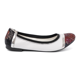 Goodin Ballerines blanches avec des éléments décoratifs