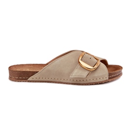 Les tongs en cuir avec une pince dorée Maciejka 07000-22 Pistache vert