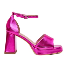 Sandales pour femmes peintes sur le poteau fuchsia rose