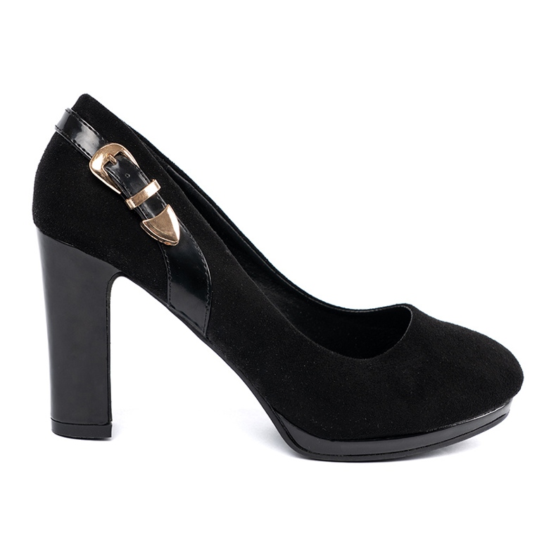 Pompes avec une boucle dorée le noir
