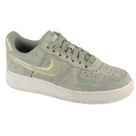 Nike Air Force 1 07 SE dans HJ4401-300 vert