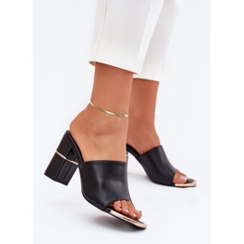 Boto Les tongs élégants pour femmes sur le post Black Raiza noir