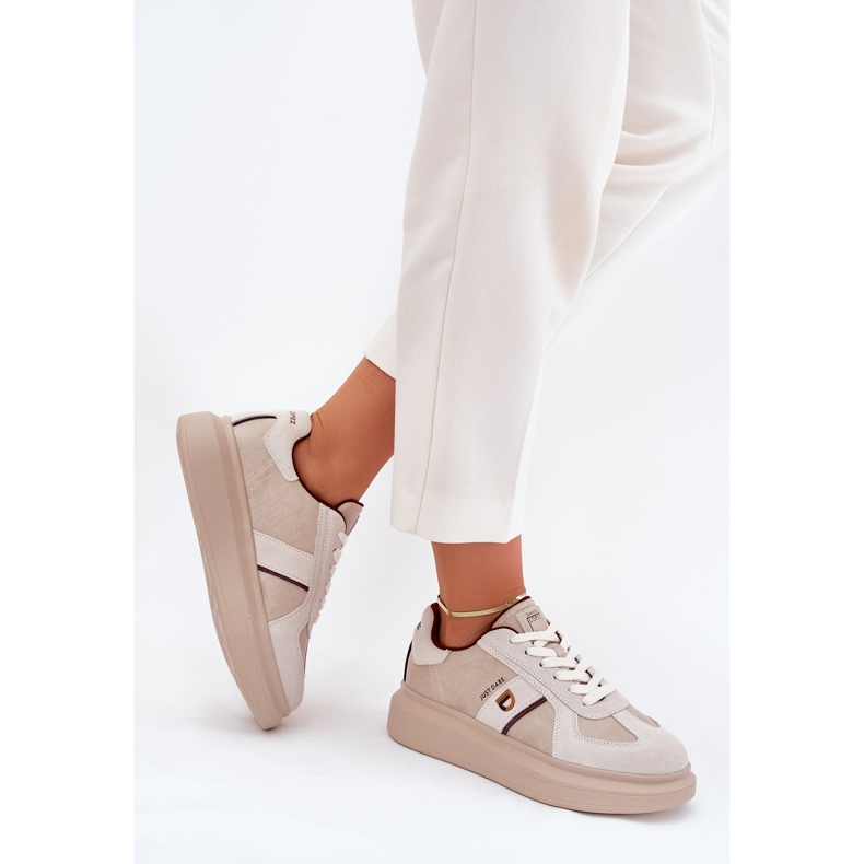 Sneakers en cuir féminin sur la plate-forme Big Star par Daniel Lopez SS2D4003 Beige