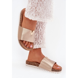 Boto Les tongs pour femmes sur une plate-forme en liège avec un détail décoratif de Gold Vessira doré