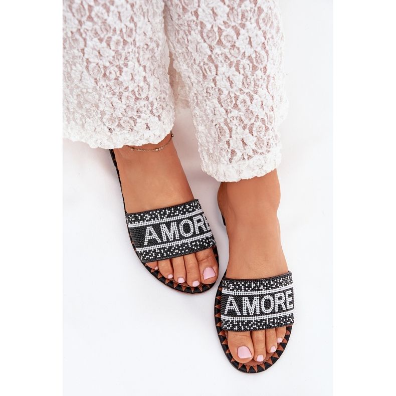Boto Les tongs pour femmes à thèmes plates avec décoration Avelina Avelina le noir Boto Les tongs pour femmes à thèmes plates avec décoration Avelina Avelina le noir