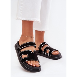 Boto Les tongs pour femmes avec décoration sur la plate-forme noire Dlyna le noir