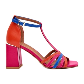 Sandales en cuir féminine sur le poste multicolore de Laura Messi 2879 rose