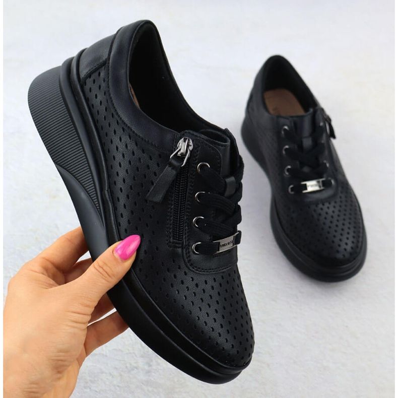 Chaussures en cuir pour femmes perforées sur des quartiers noirs Vinceza 79565 le noir