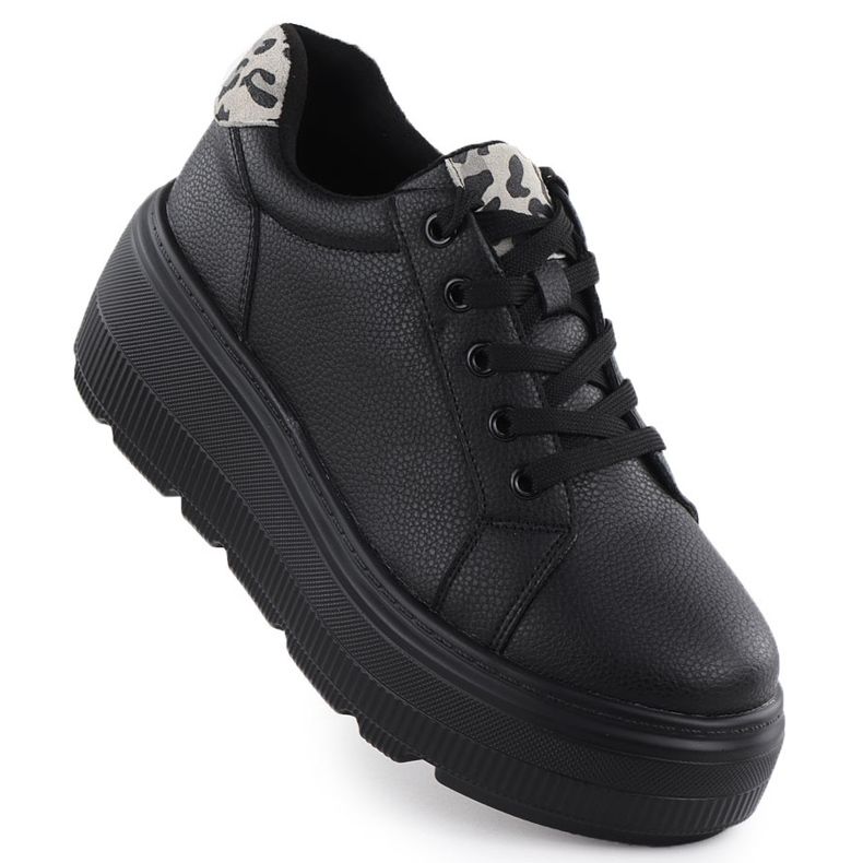 Chaussures en cuir pour femmes sur la plateforme noire Vinceza 89144 le noir