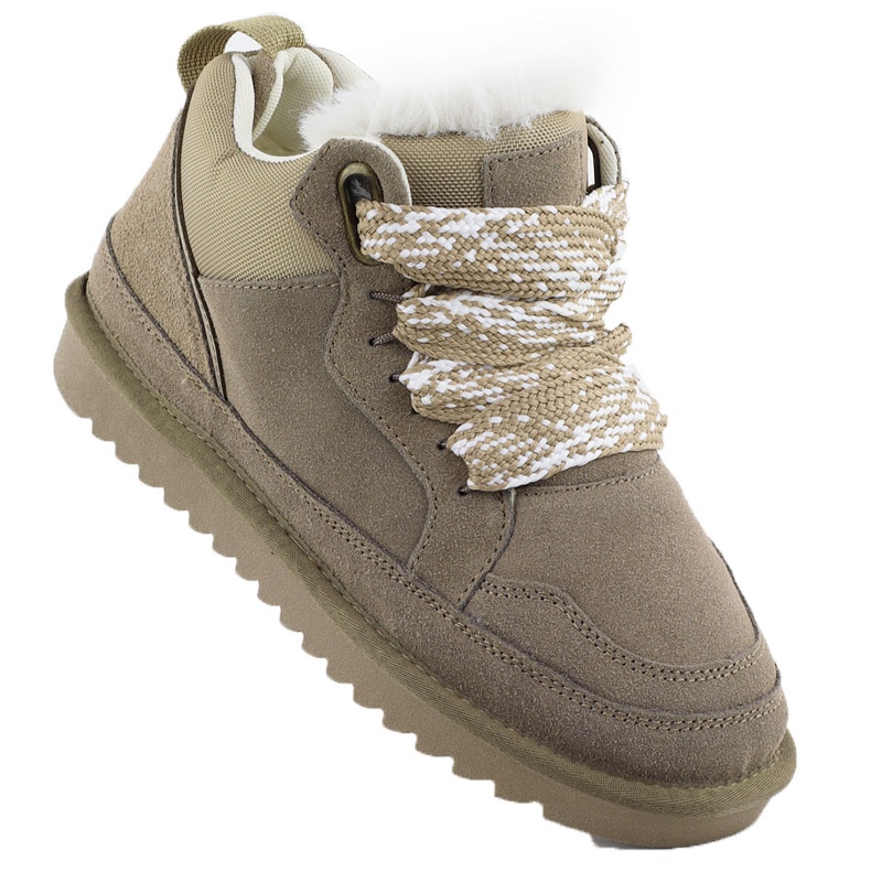 Bottes en cuir pour femmes baskets isolées avec fourrure beige Vinceza 97963