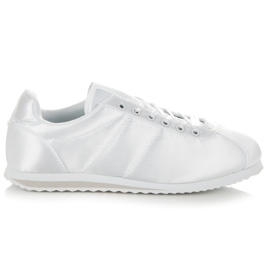 Chaussures de sport attachées blanc