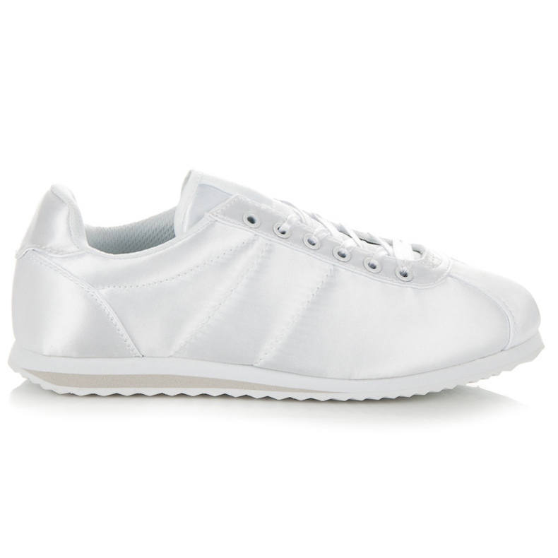 Chaussures de sport attachées blanche Chaussures de sport attachées blanche