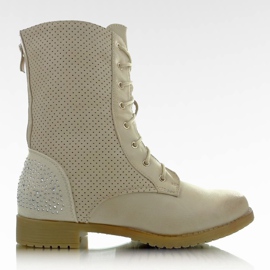 C069 bottes ajourées beige