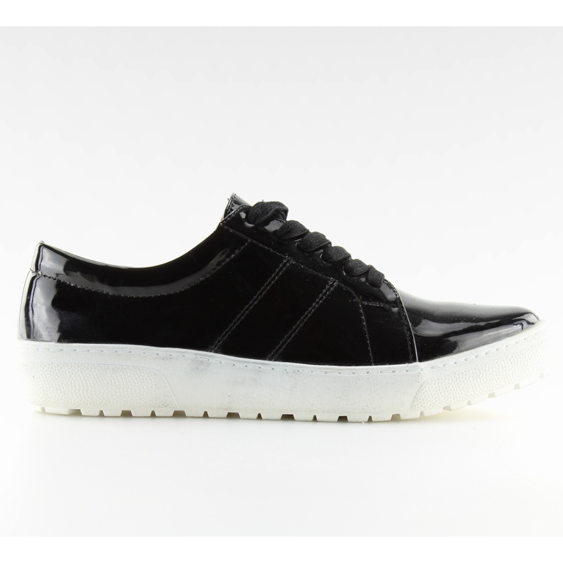 Mocassins pour femmes sur les semelles noires le noir