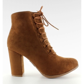 Bottes en daim à talon large NC16 Camel brun