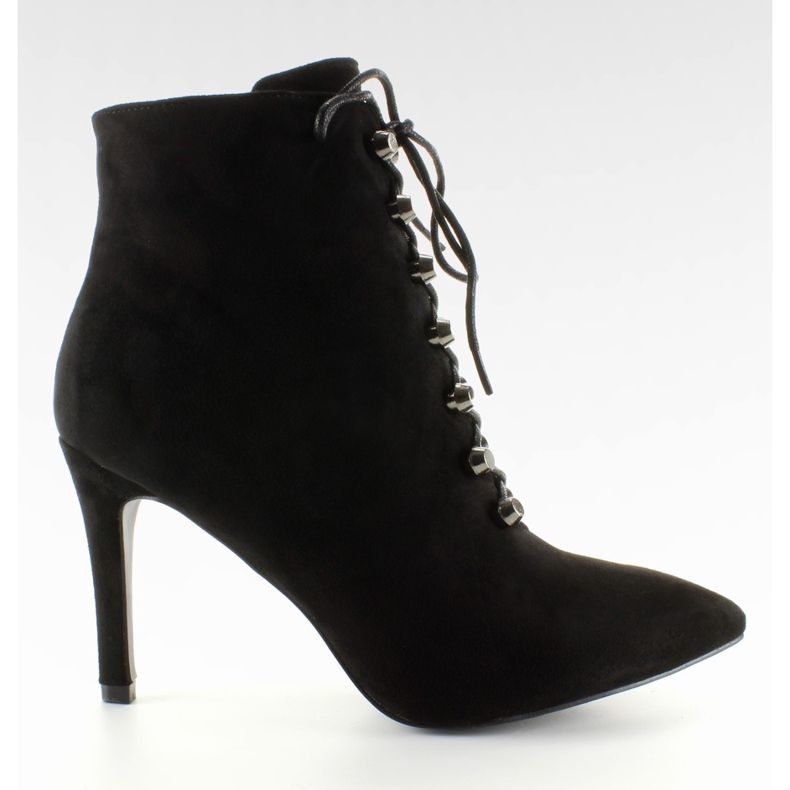 Bottes en daim sur un talon aiguille noir 8155