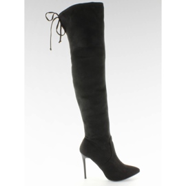 Cuisses sur un talon aiguille noir SY-10