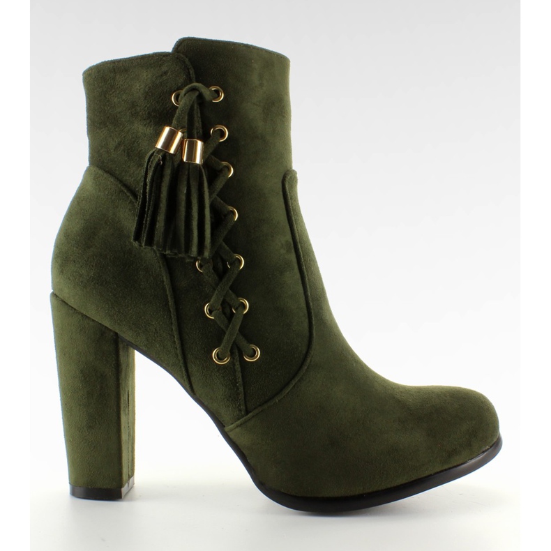Bottes en daim décorativement lacées vert