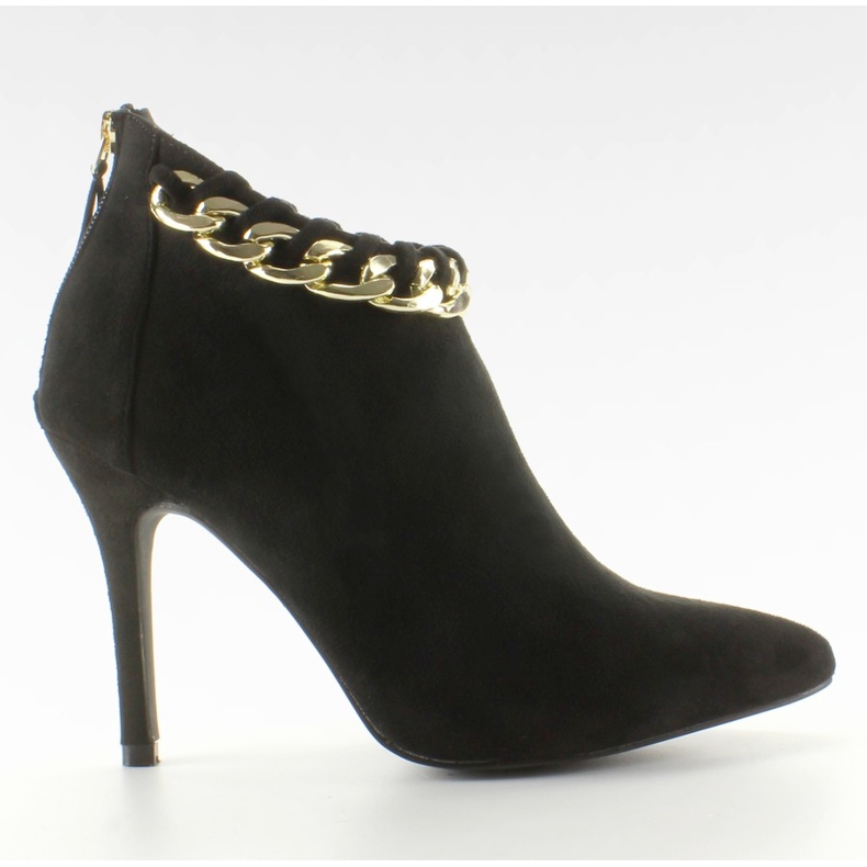 Bottines avec une chaîne en daim noir le noir