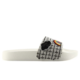 8228 Chaussons blancs à épingles blanche