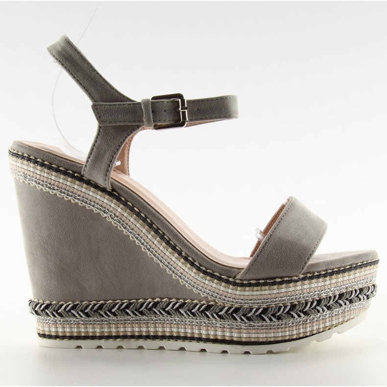 Belles sandales sur le coin LL-56 gris